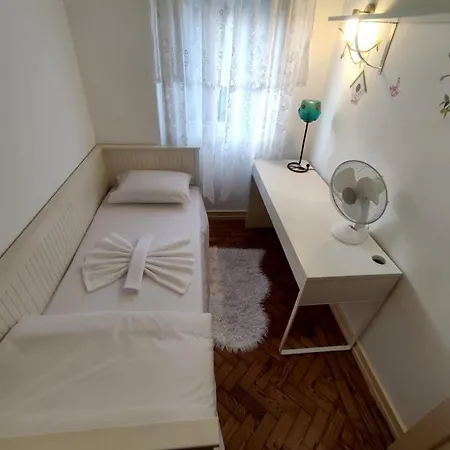 Memo Moscavide ליסבון